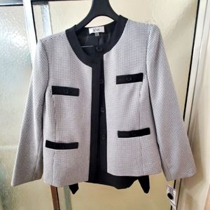NWT Le Suit 2Piece Black/White Skirt Suit. Sz 18; Lined. $90